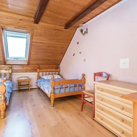 3 Bedroom Pet Friendly In