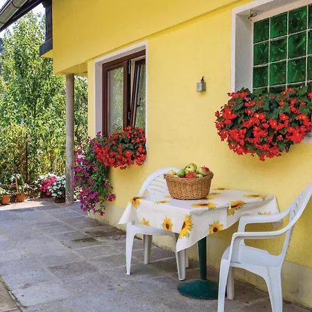 3 Bedroom In Apartman Lokve